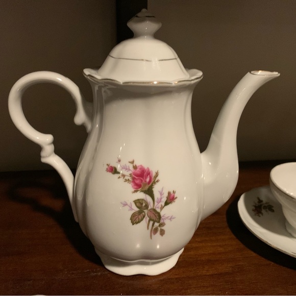 Vintage porcelain china tea set for six - Picture 7 of 9